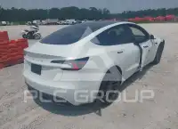 2025 Tesla Model 3 фото