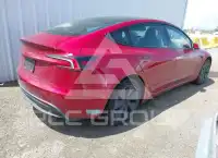 2025 Tesla Model 3 фото