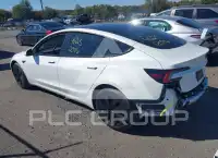 2025 Tesla Model 3 фото