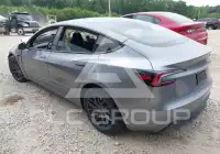 2025 Tesla Model 3 фото