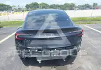 2025 Tesla Model 3 фото