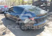 2025 Tesla Model 3 фото