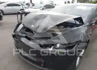 2025 Tesla Model 3 фото