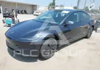 2025 Tesla Model 3 фото