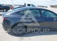 2025 Tesla Model 3 фото