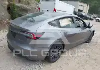 2025 Tesla Model 3 фото