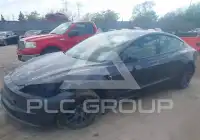 2025 Tesla Model 3 фото