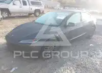 2025 Tesla Model 3 фото