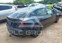 2025 Tesla Model 3 фото