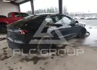 2025 Tesla Model 3 фото
