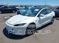 2025 Tesla Model 3 photo