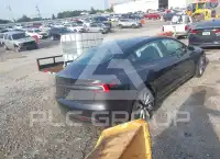 2025 Tesla Model 3 фото