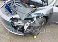 2025 Tesla Model 3 фото