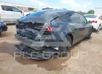 2025 Tesla Model 3 фото