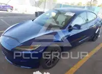 2025 Tesla Model 3 фото
