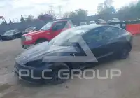 2025 Tesla Model 3 фото