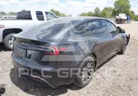 2025 Tesla Model 3 фото