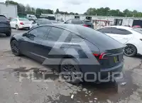 2025 Tesla Model 3 фото