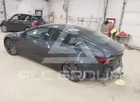 2025 Tesla Model 3 фото