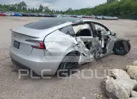 2025 Tesla Model 3 фото