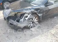 2025 Tesla Model 3 фото