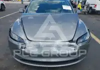 2025 Tesla Model 3 фото