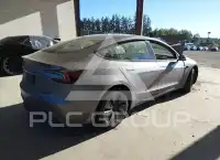 2025 Tesla Model 3 фото