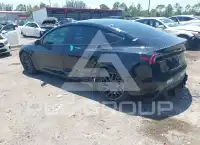 2025 Tesla Model 3 фото