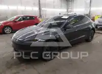 2025 Tesla Model 3 фото