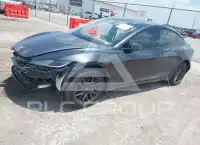 2025 Tesla Model 3 фото