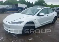 2025 Tesla Model 3 photo