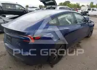 2025 Tesla Model 3 фото