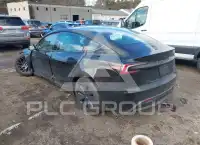 2025 Tesla Model 3 фото