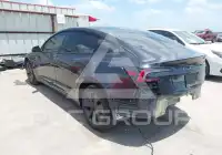 2025 Tesla Model 3 фото