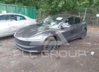 2025 Tesla Model 3 фото