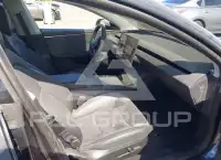 2025 Tesla Model 3 фото