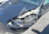 2025 Tesla Model 3 photo
