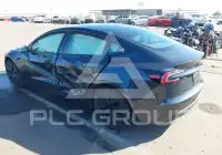 2025 Tesla Model 3 фото