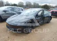 2025 Tesla Model 3 фото