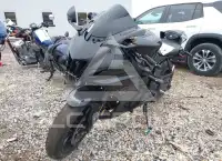 2025 Yamaha YZF-R1 фото