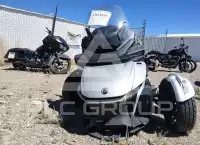 2025 Can-AM SPYDER photo
