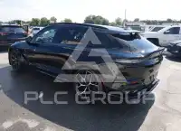 2025 Aston Martin DBX фото
