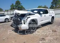 2025 Toyota TUNDRA фото