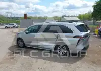 2025 Toyota SIENNA фото