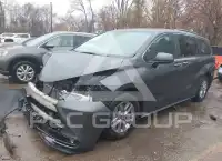 2025 Toyota SIENNA фото
