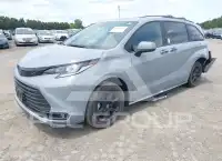 2025 Toyota SIENNA photo