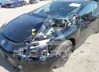2025 Toyota PRIUS фото
