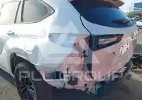 2025 Toyota Highlander фото