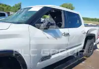 2025 Toyota TUNDRA фото