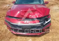 2025 Hyundai Elantra photo